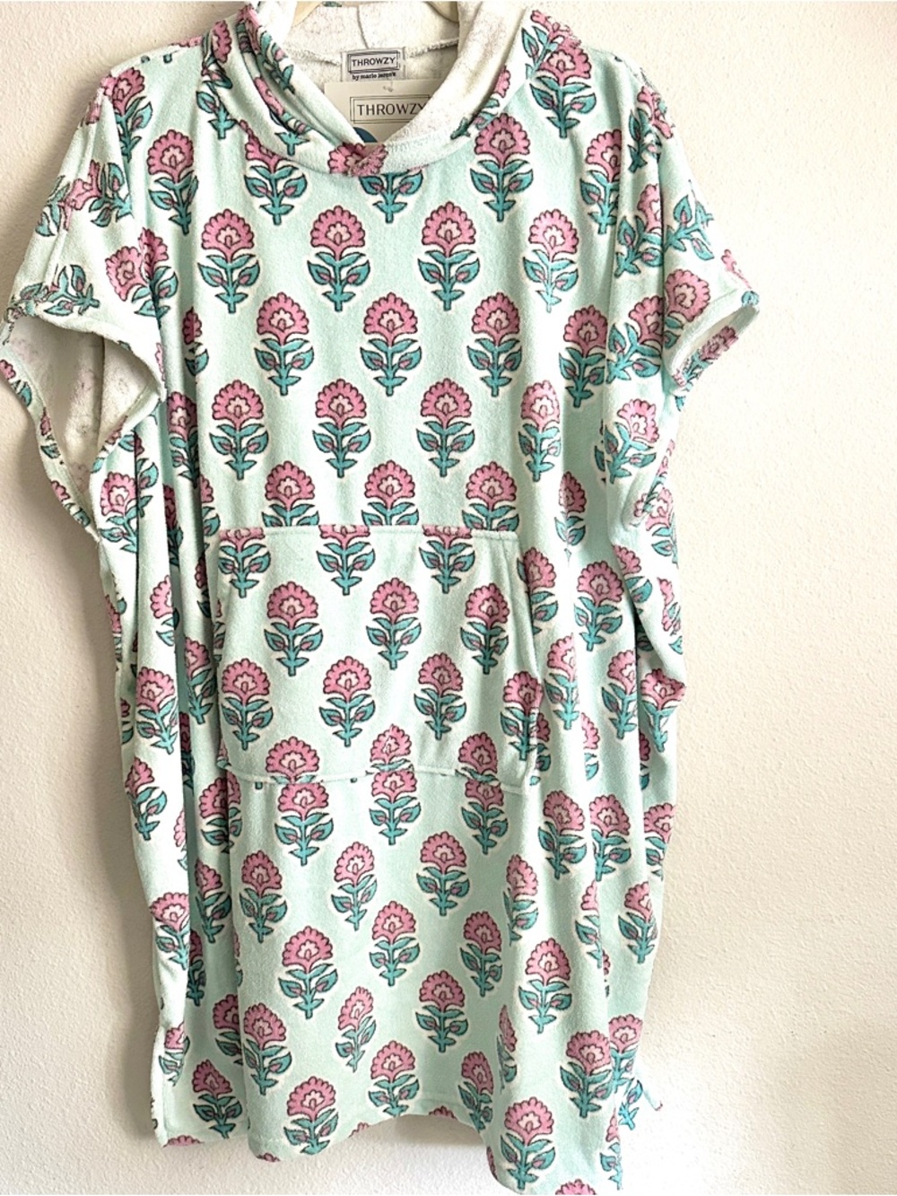 Women’s Hooded Poncho/Swim Cover Up OSFM.